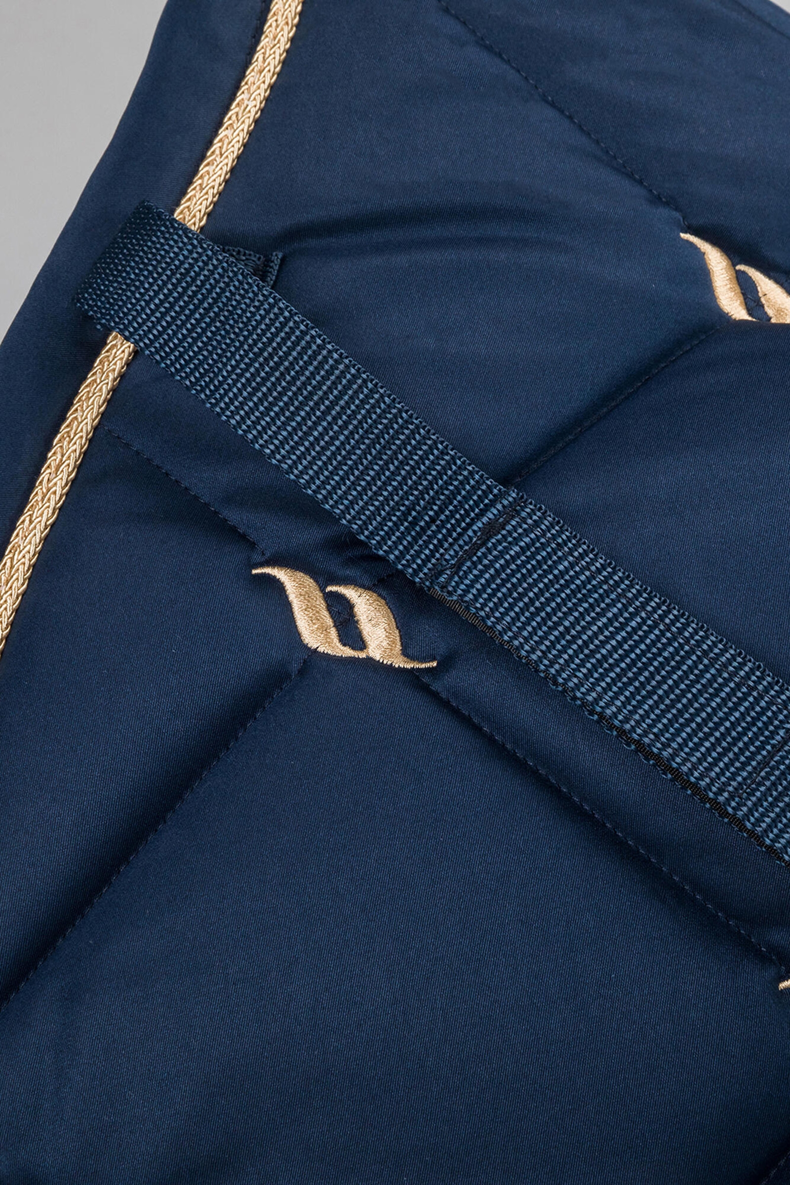 Blue Nights Back on Track Nights Collection Tapis de selle mixte