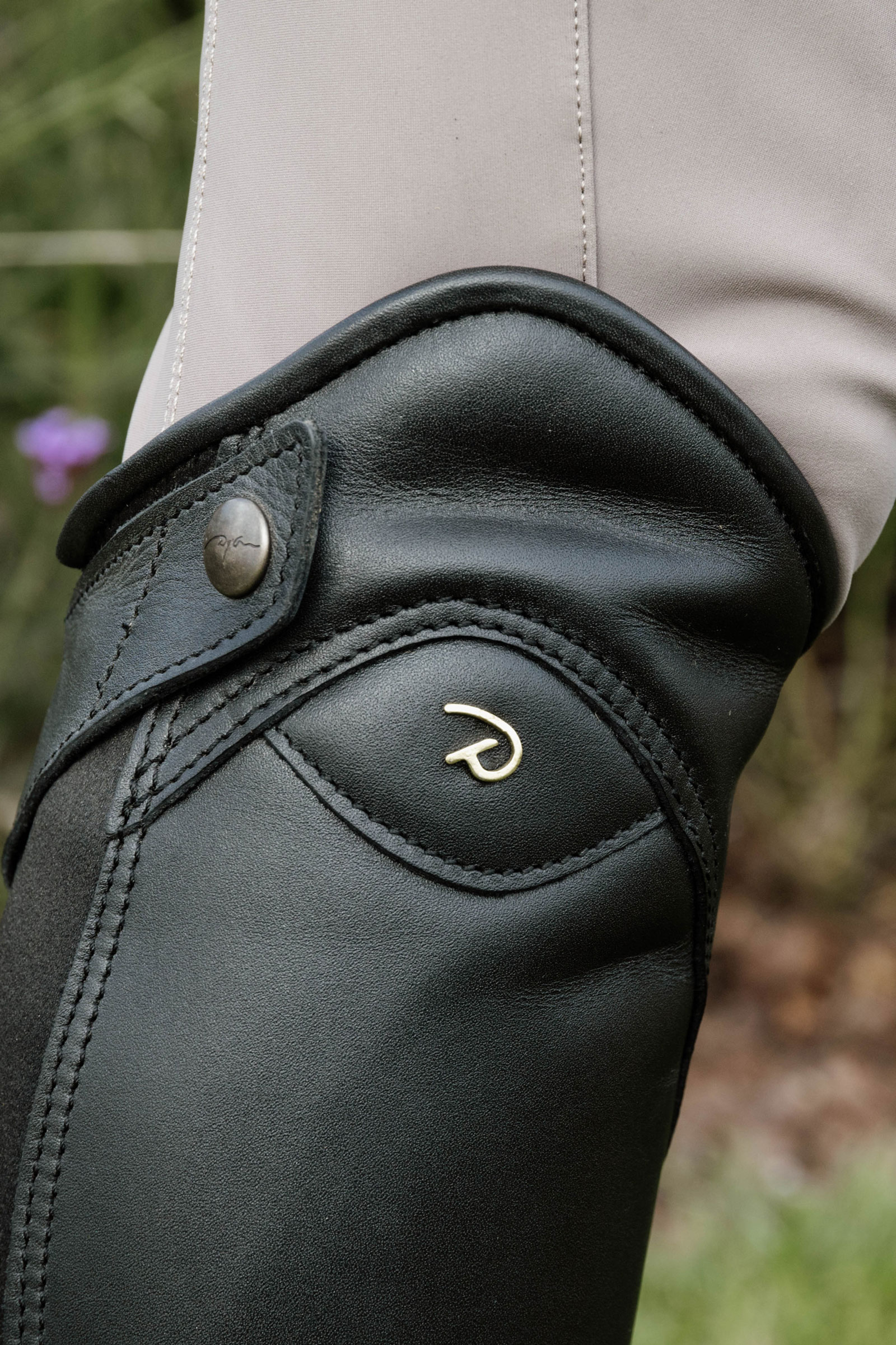 Dy'on Classic Comfort mini-chaps