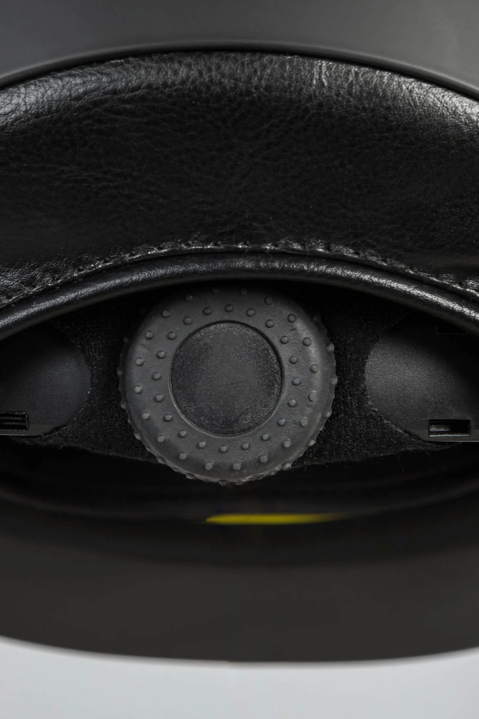 Back on Track Caracas casque d'&eacute;quitation avec dessus lisse