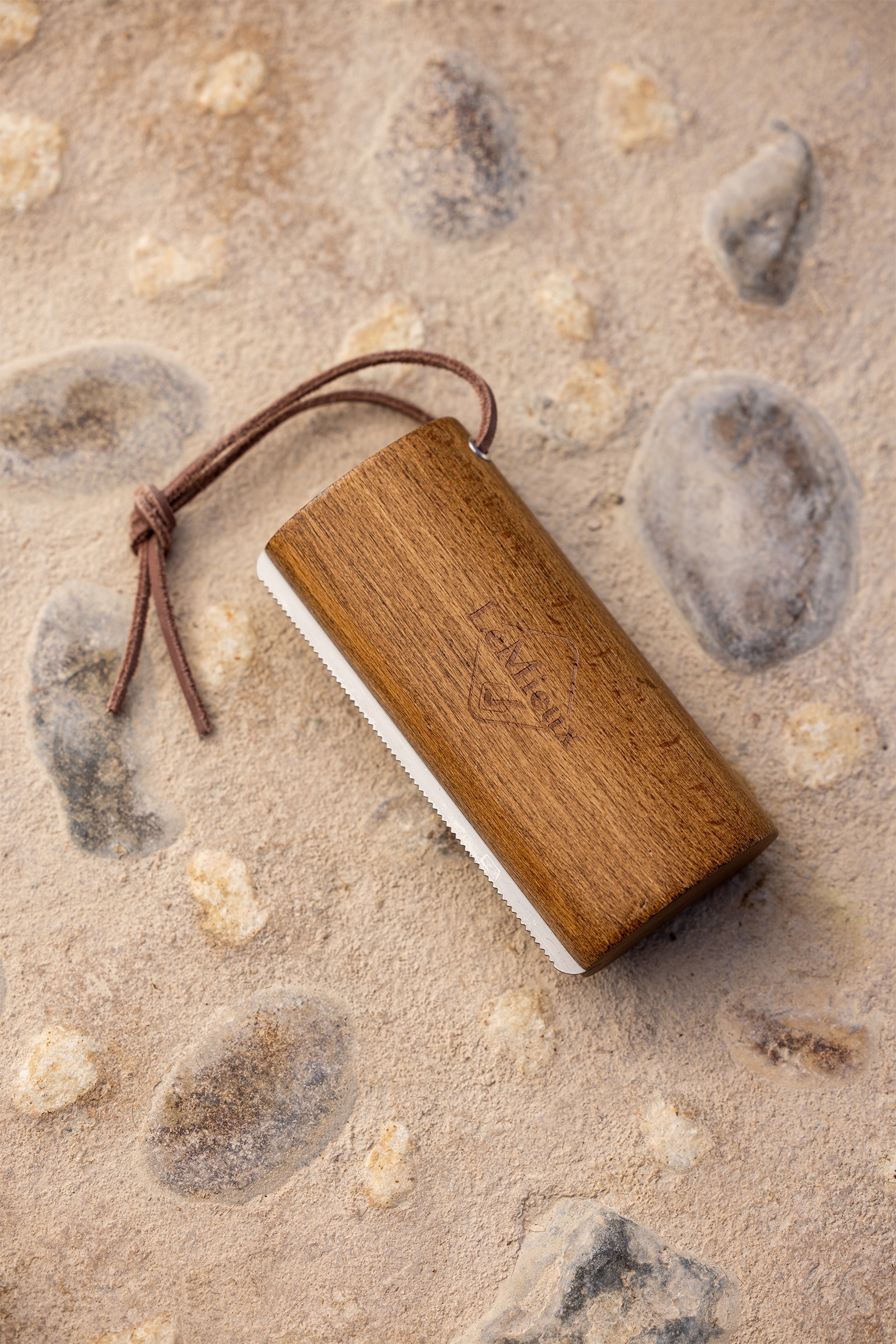 Peigne à mue artisanal LeMieux