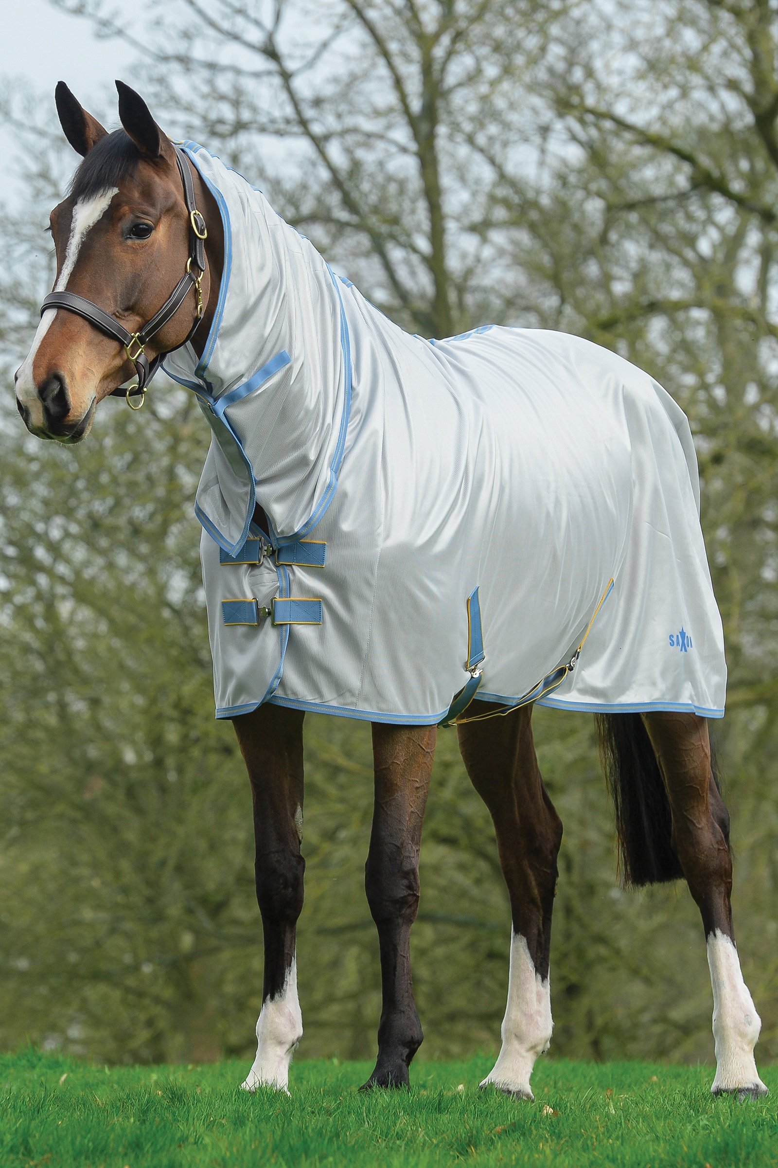 Couverture Saxon Mesh Combo avec couvre-encolure fixe