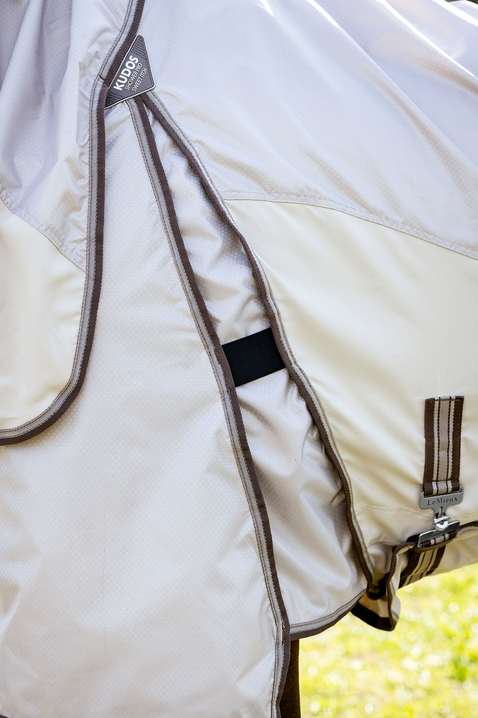 LeMieux Kudos Shower Pro couverture anti-dermite avec encolure amovible