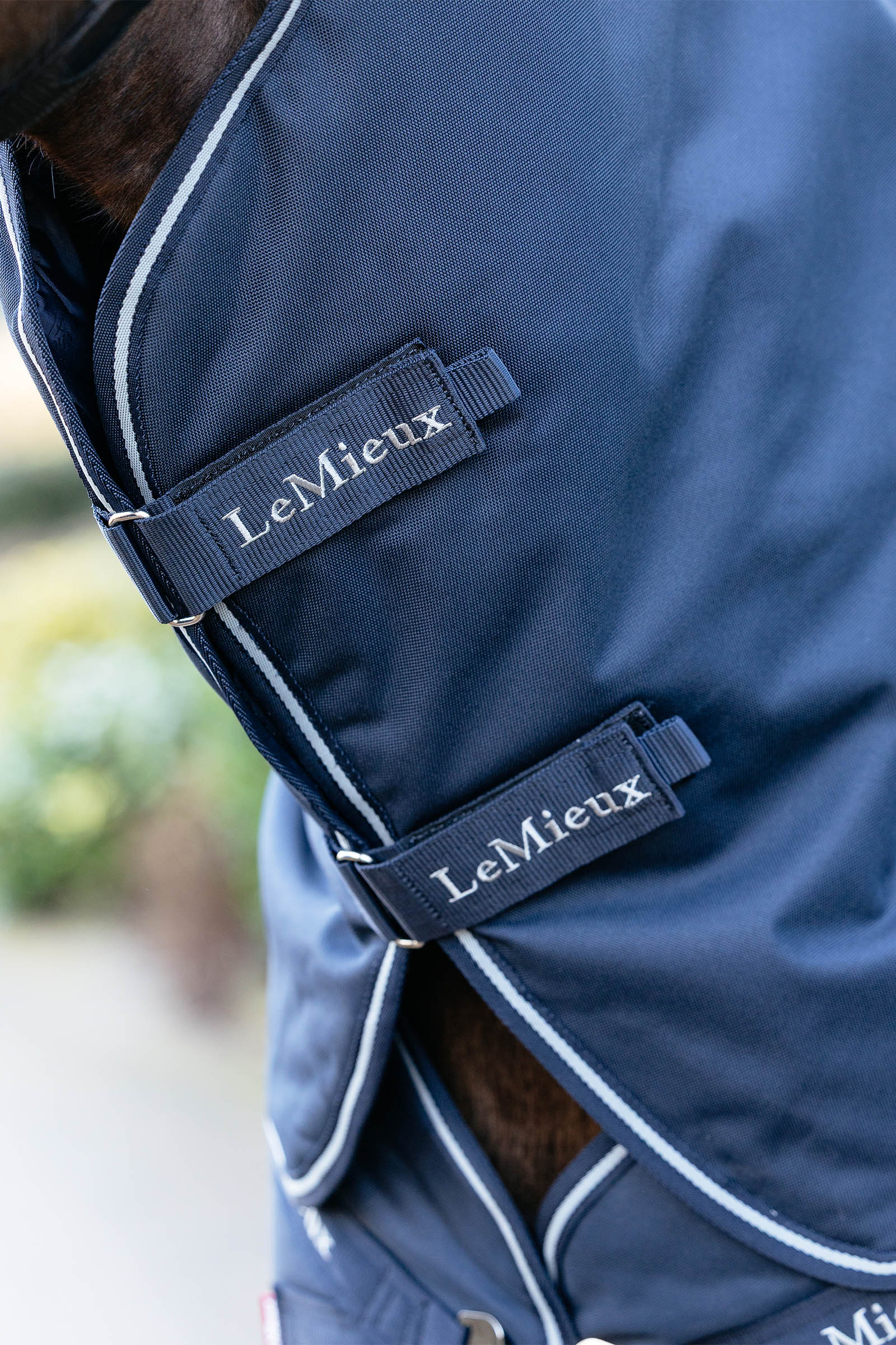 LeMieux Arika Storm-Tek couverture imperm&eacute;able avec encolure amovible, 200 g