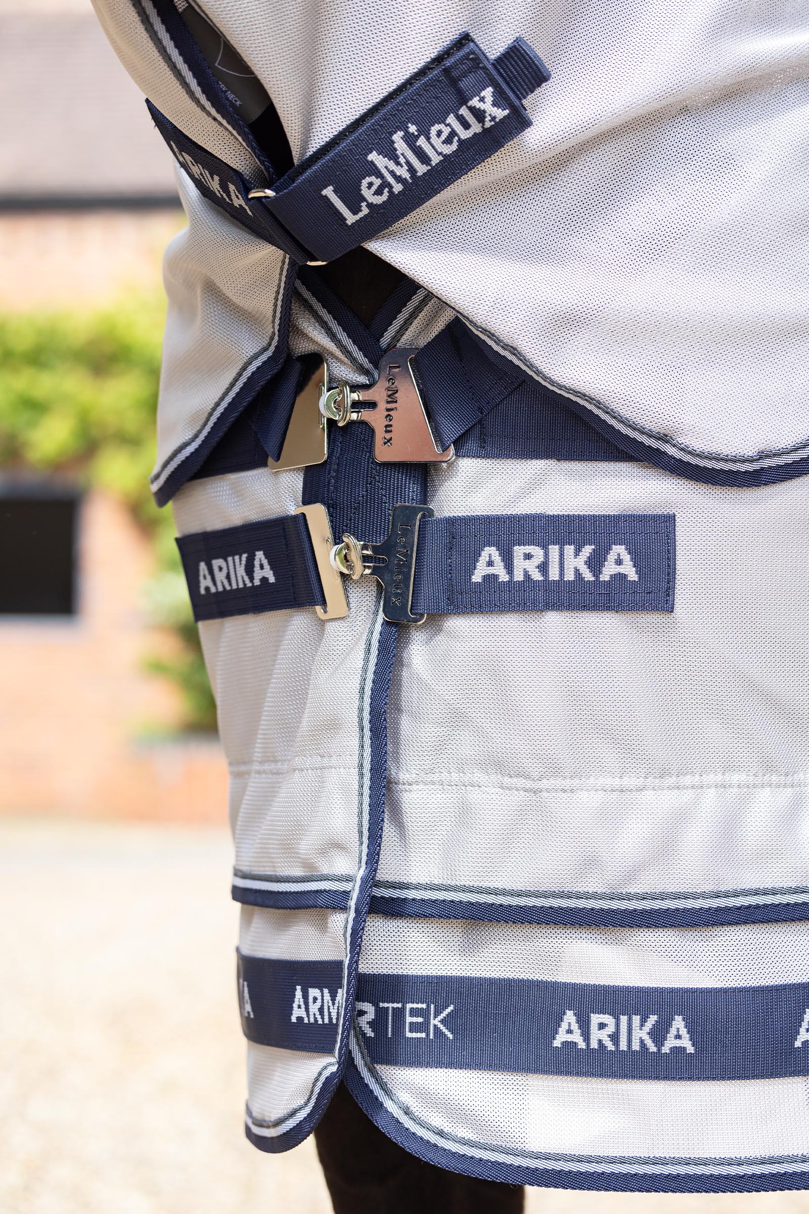 LeMieux Arika Armour-Tek couverture anti-mouches avec encolure amovible