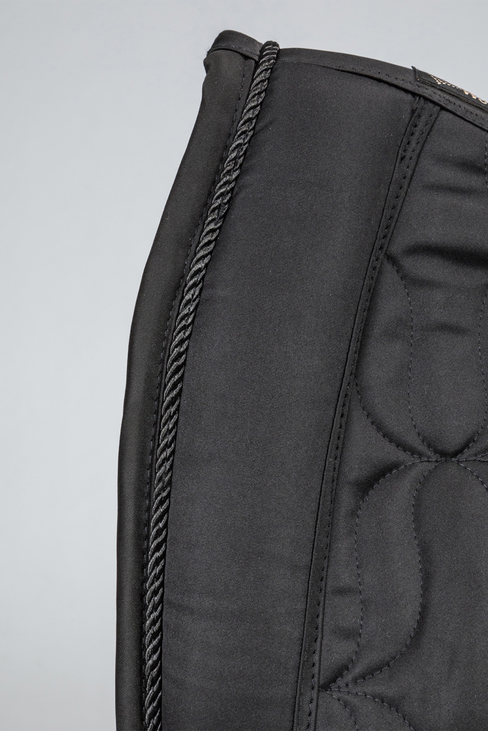 tapis de selle dressage Deep Nights Back on Track