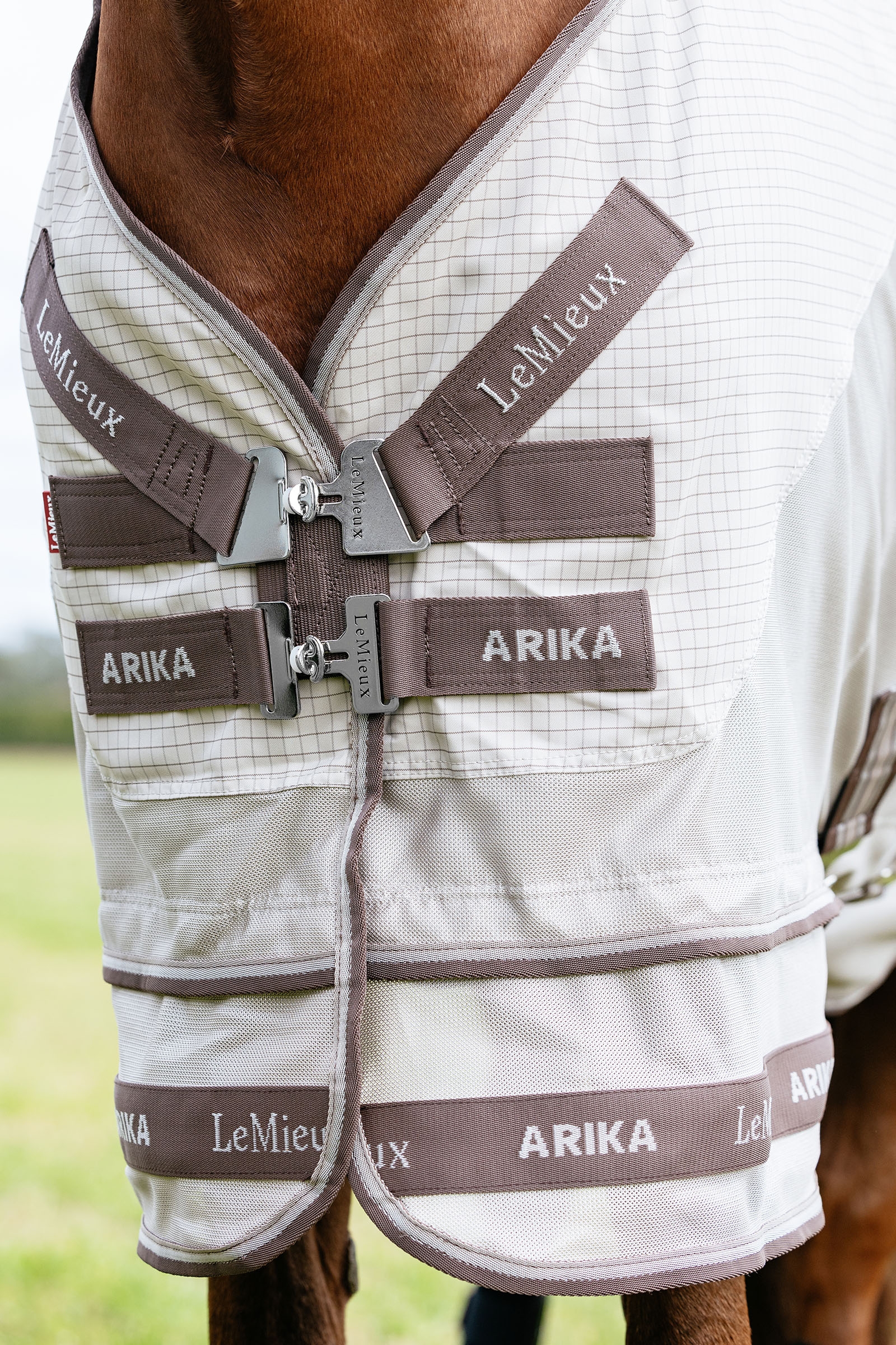 LeMieux Arika 450D Sunstopper couverture d'ext&eacute;rieur avec encolure amovible, 0 g