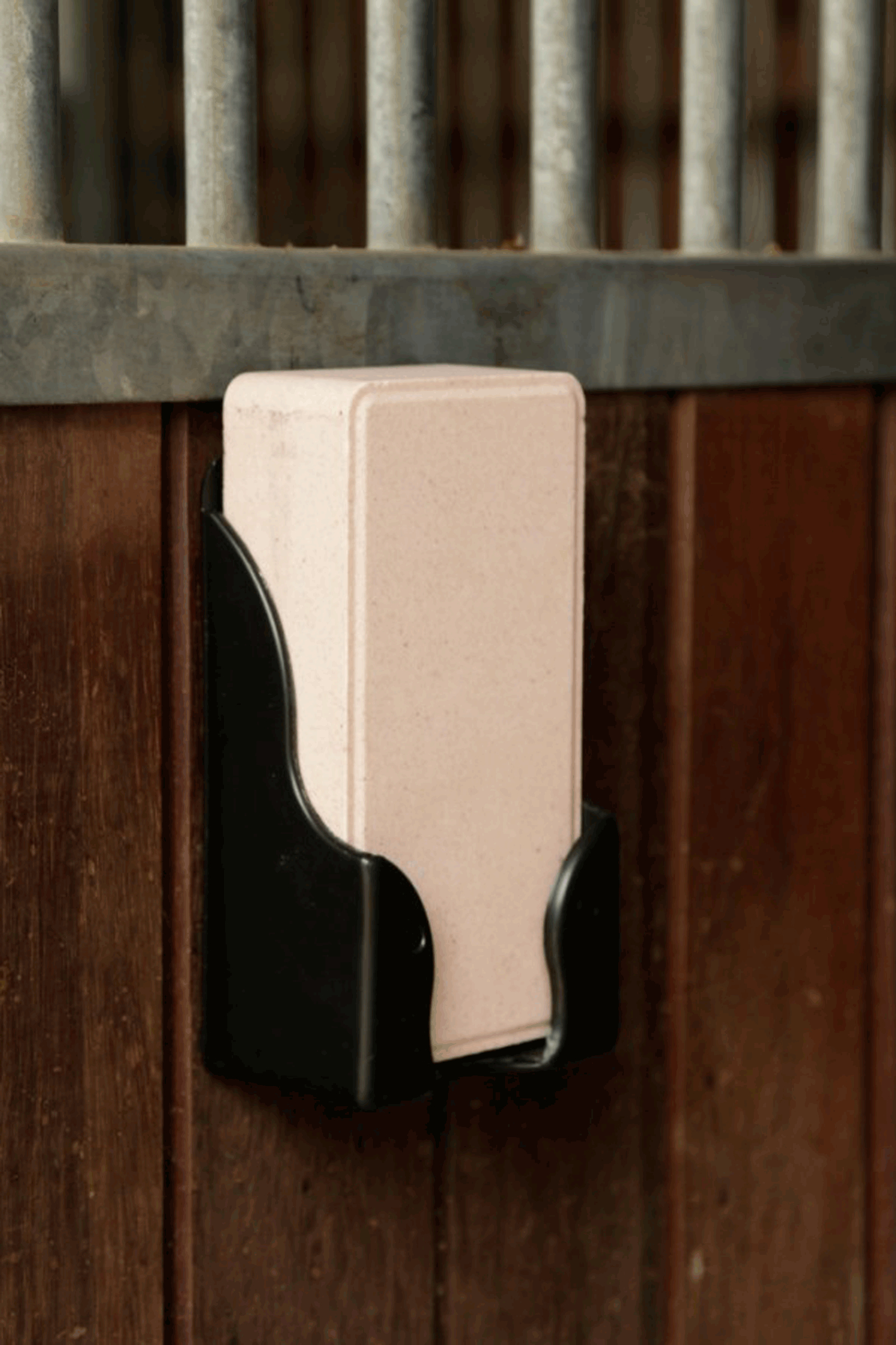 Support &agrave; pierre &agrave; l&eacute;cher Kerbl pour blocs rectangulaires