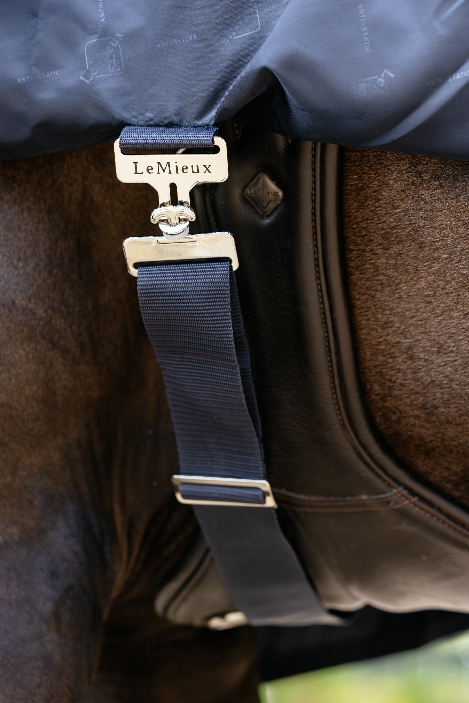 LeMieux couverture d’entraînement imperméable avec encolure fixe