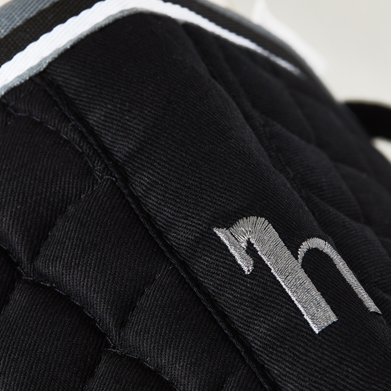 Tapis de selle de dressage Horze Adepto