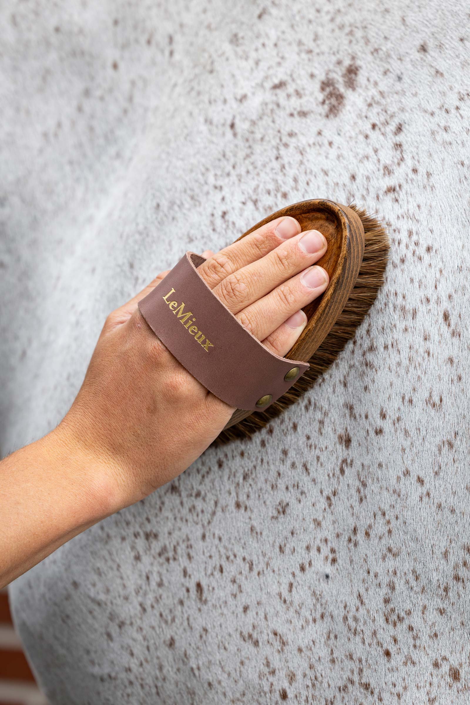 LeMieux Artisan Pinceau doux mouchet&eacute;