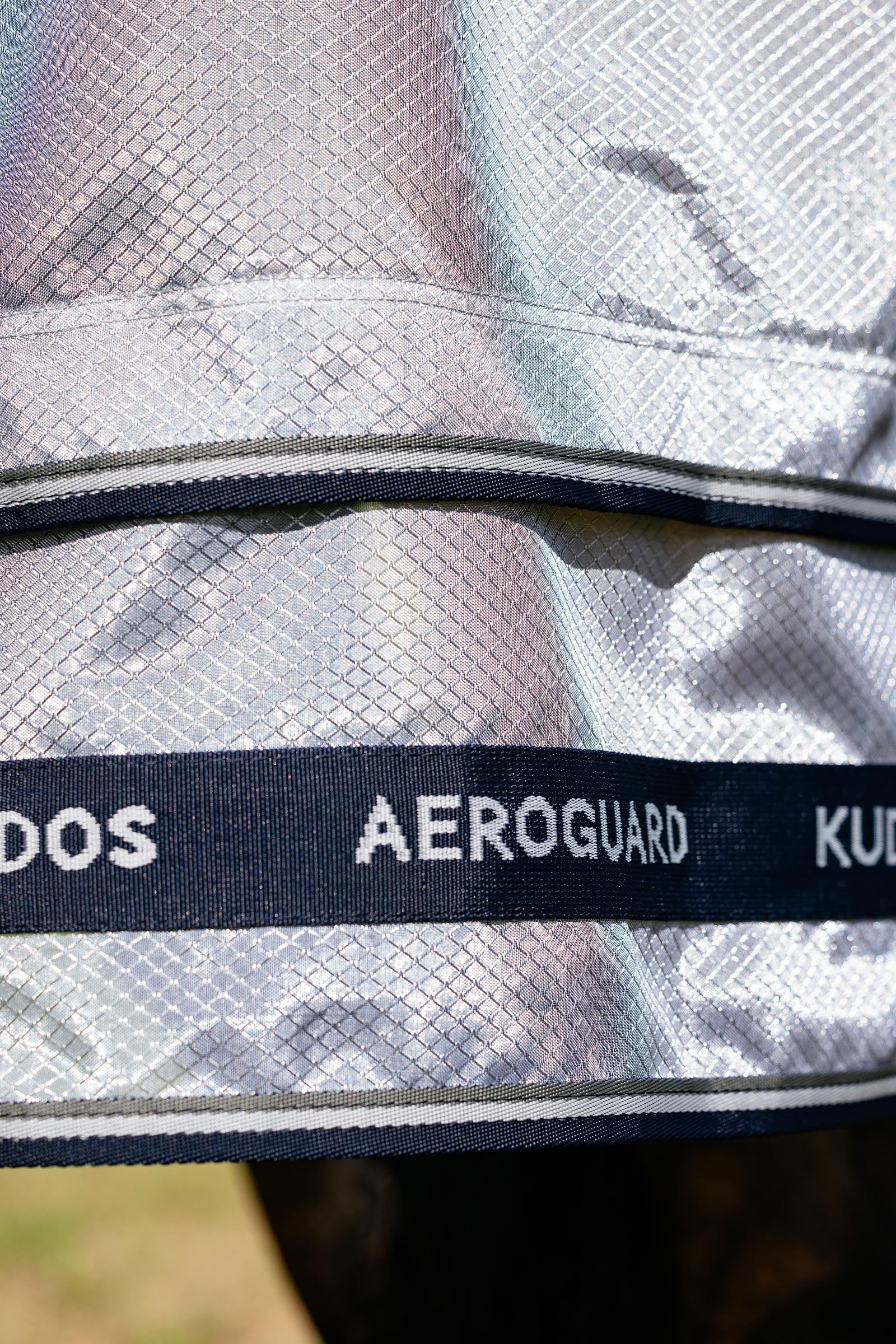 LeMieux Kudos AeroGuard couverture anti-mouches avec encolure amovible