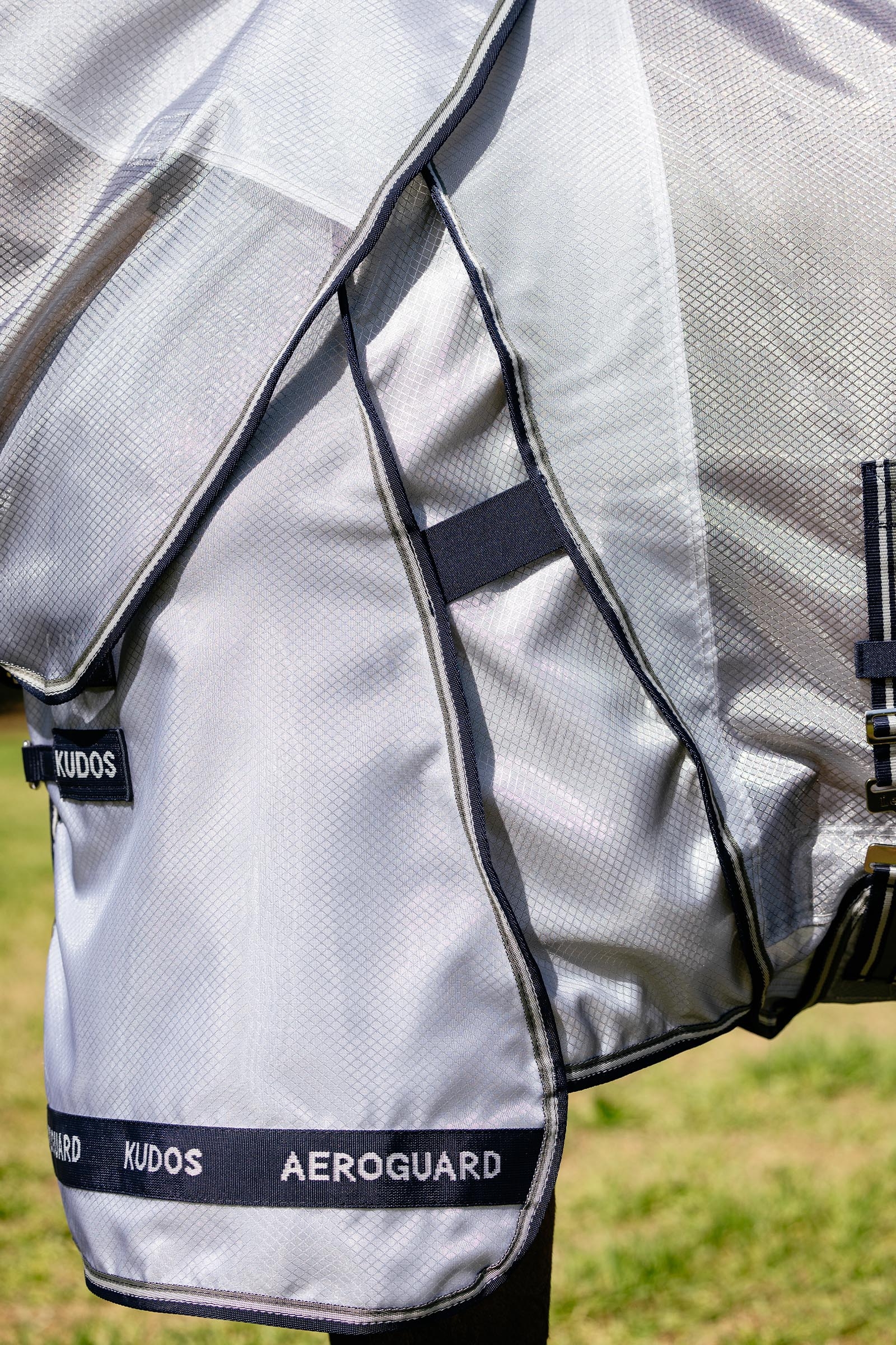 LeMieux Kudos AeroGuard couverture anti-mouches avec encolure amovible