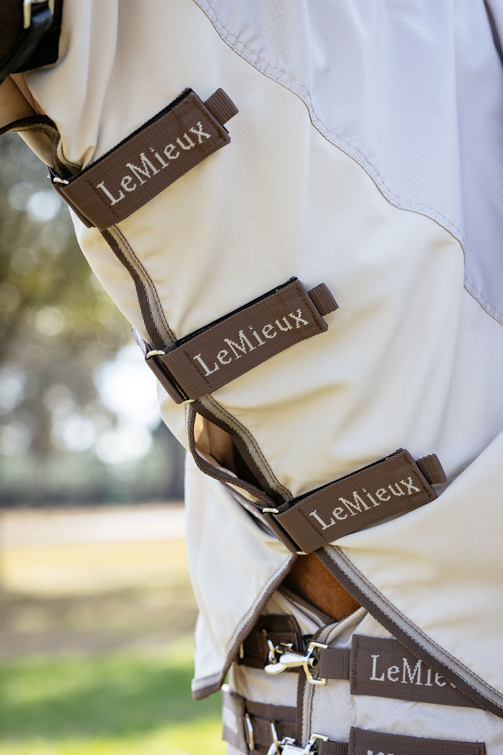 LeMieux Kudos Shower Pro couverture anti-dermite avec encolure amovible