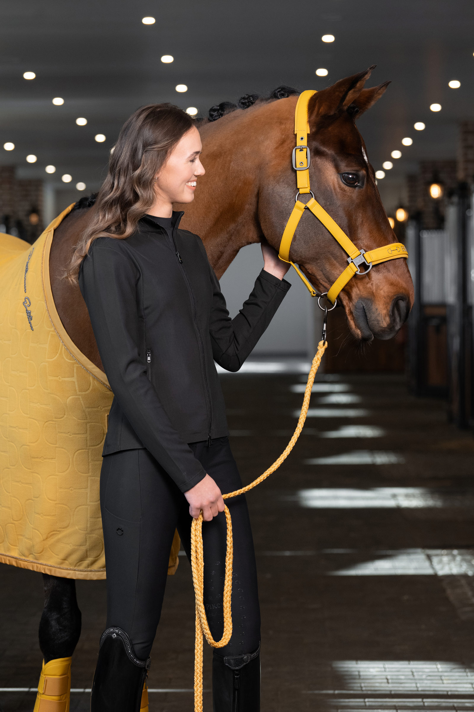 Eskadron Platinum 25 Licol à double épingle en cuir synthétique