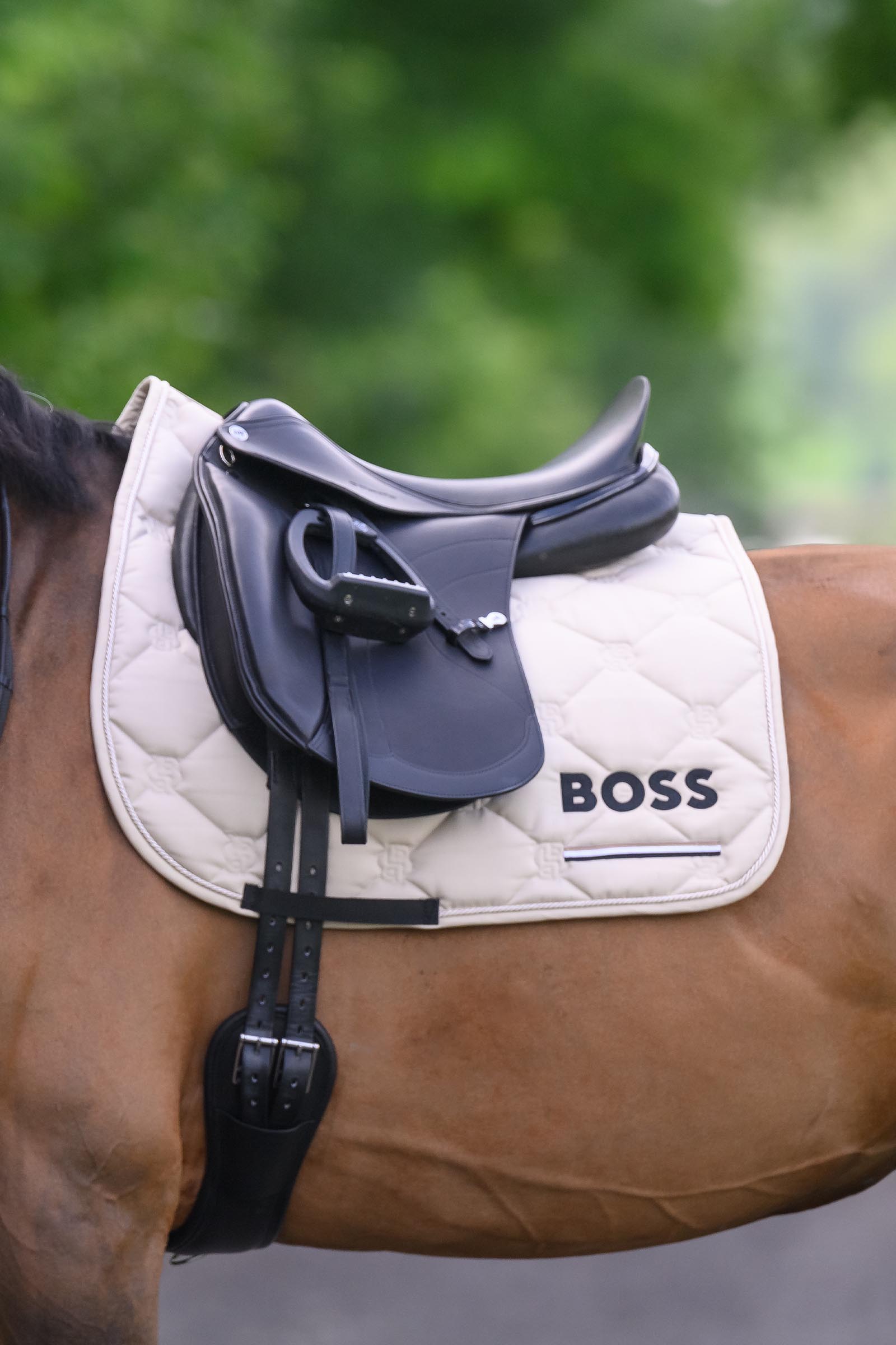 Boss Cambridge tapis de selle dressage