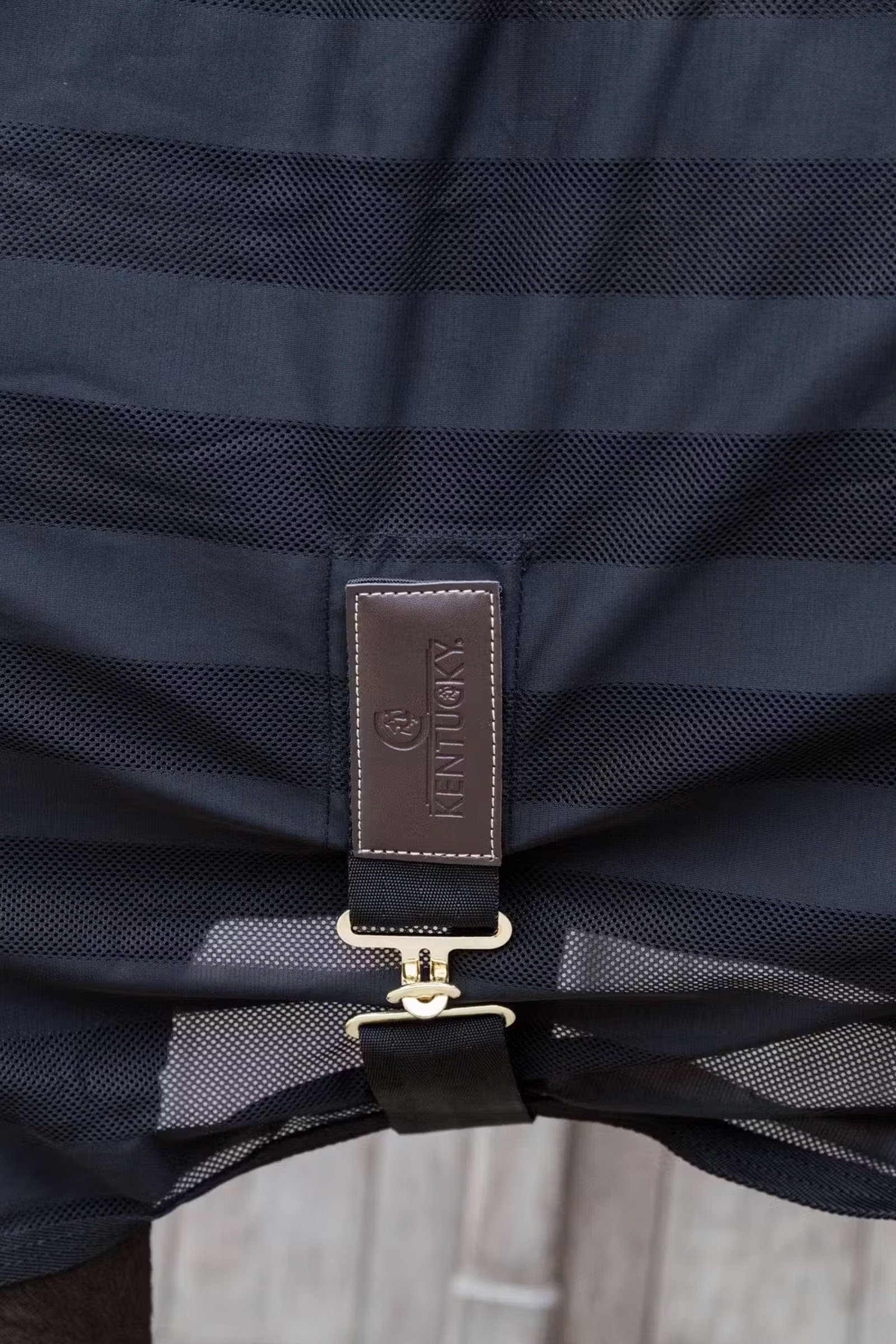 Kentucky Horsewear couverture anti-mouches légère en mesh à rayures