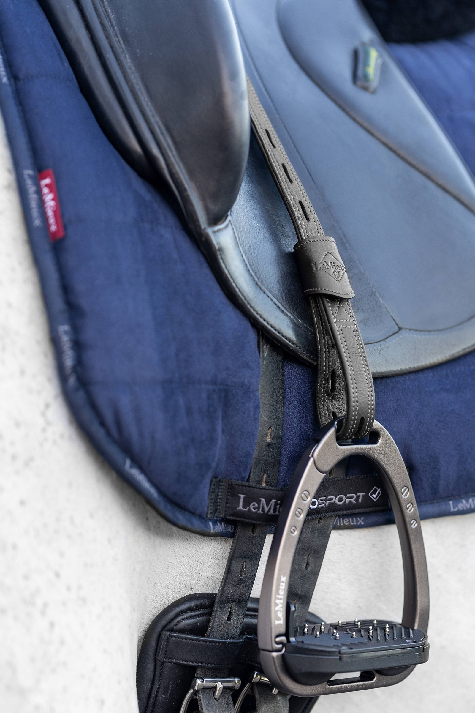 Etrivières LeMieux Control LeMieux Vector Close Contact