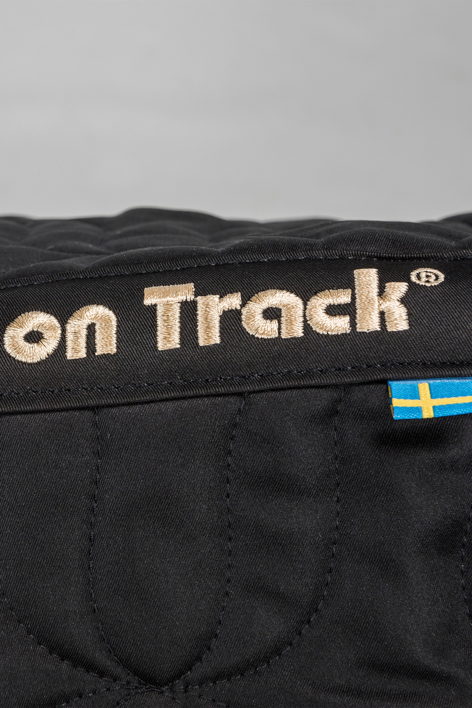 tapis de selle CSO Deep Nights Back on Track