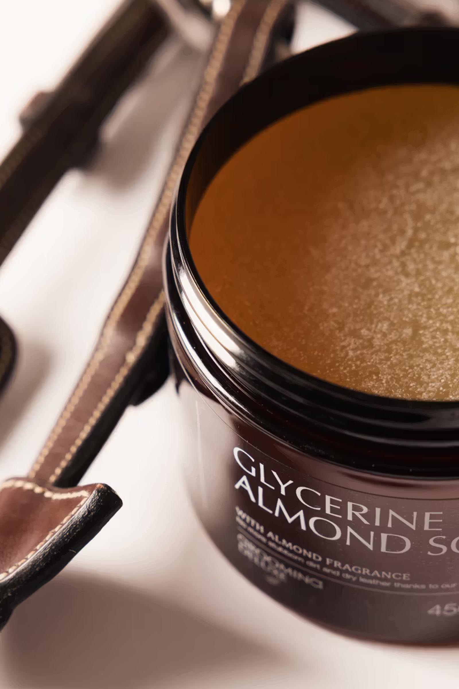 Grooming Deluxe Savon glyc&eacute;rin&eacute; &agrave; l&rsquo;amande, 450 ml