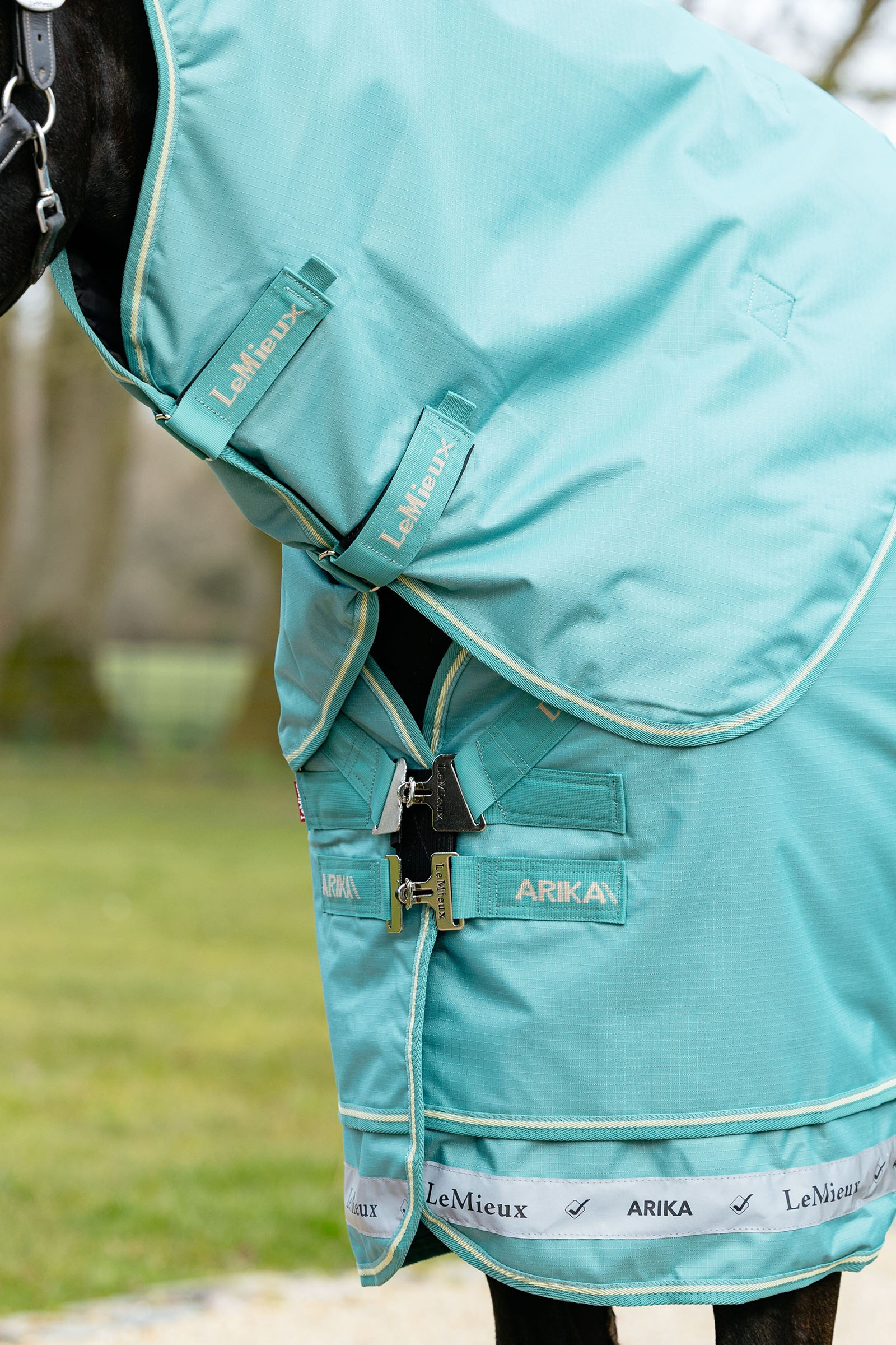 LeMieux Arika 600D Couverture d'extérieur avec encolure amovible, 0g