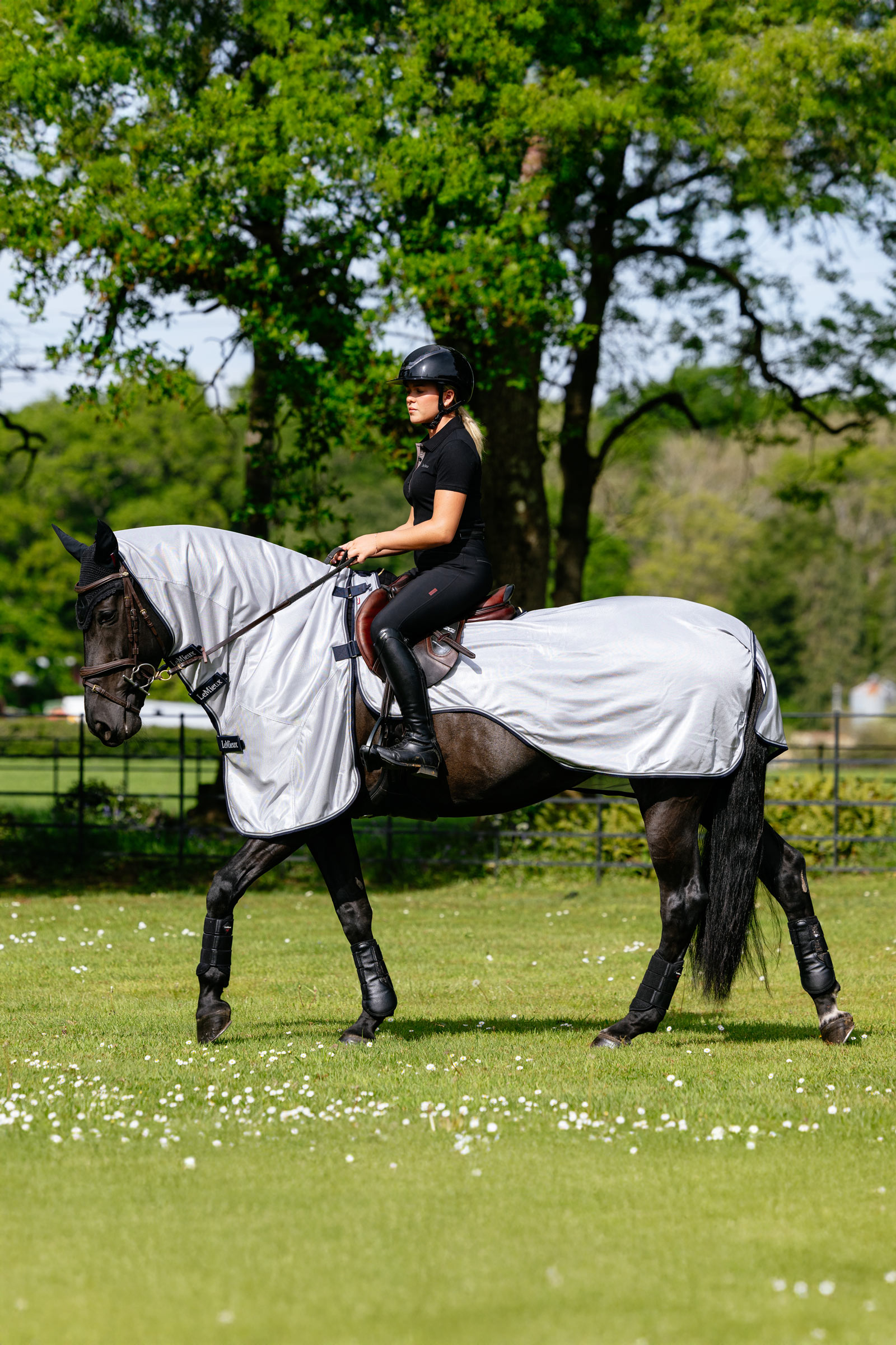 LeMieux Ride On couverture anti-mouches d'entraînement avec encolure et épaules amovibles