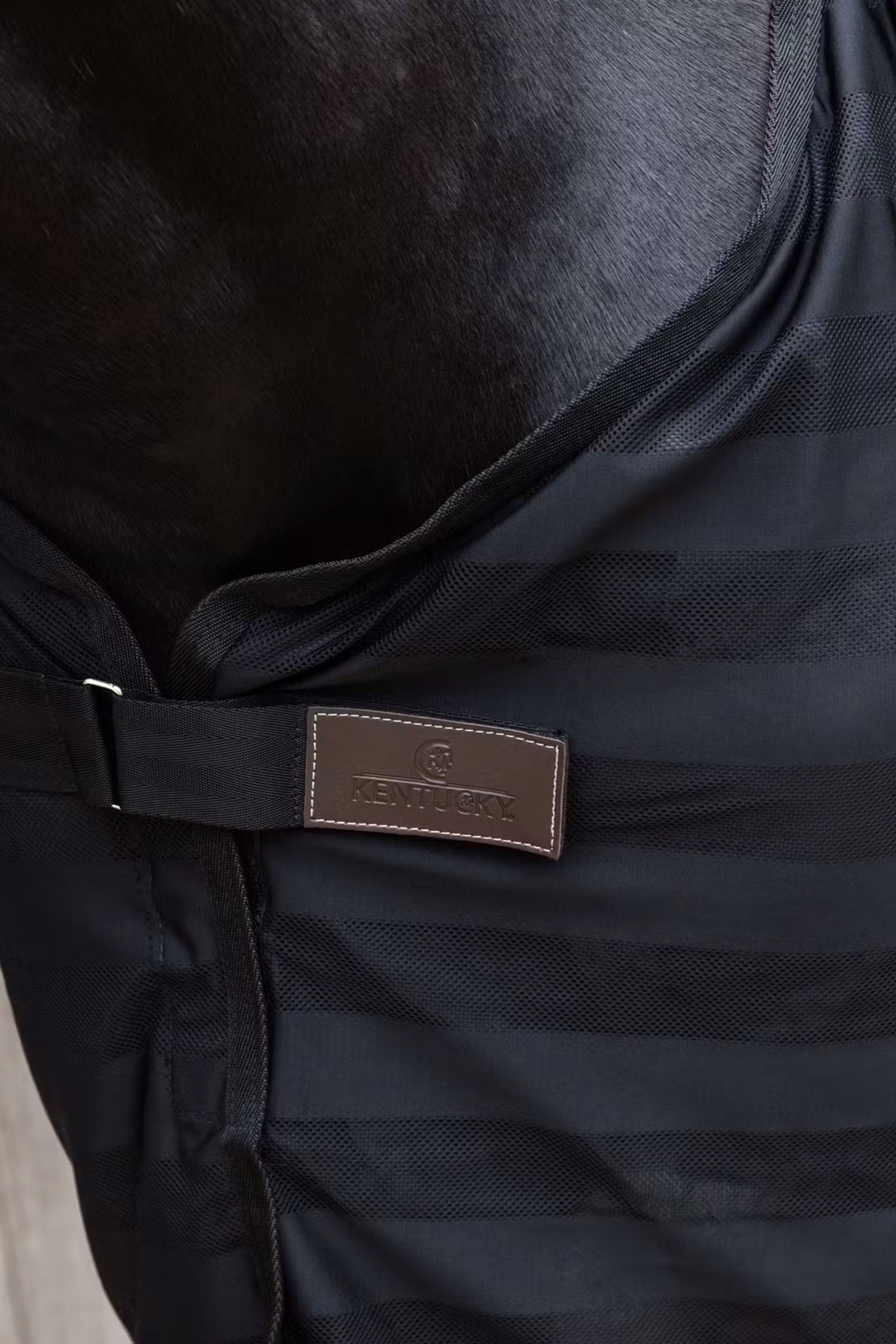 Kentucky Horsewear couverture anti-mouches légère en mesh à rayures