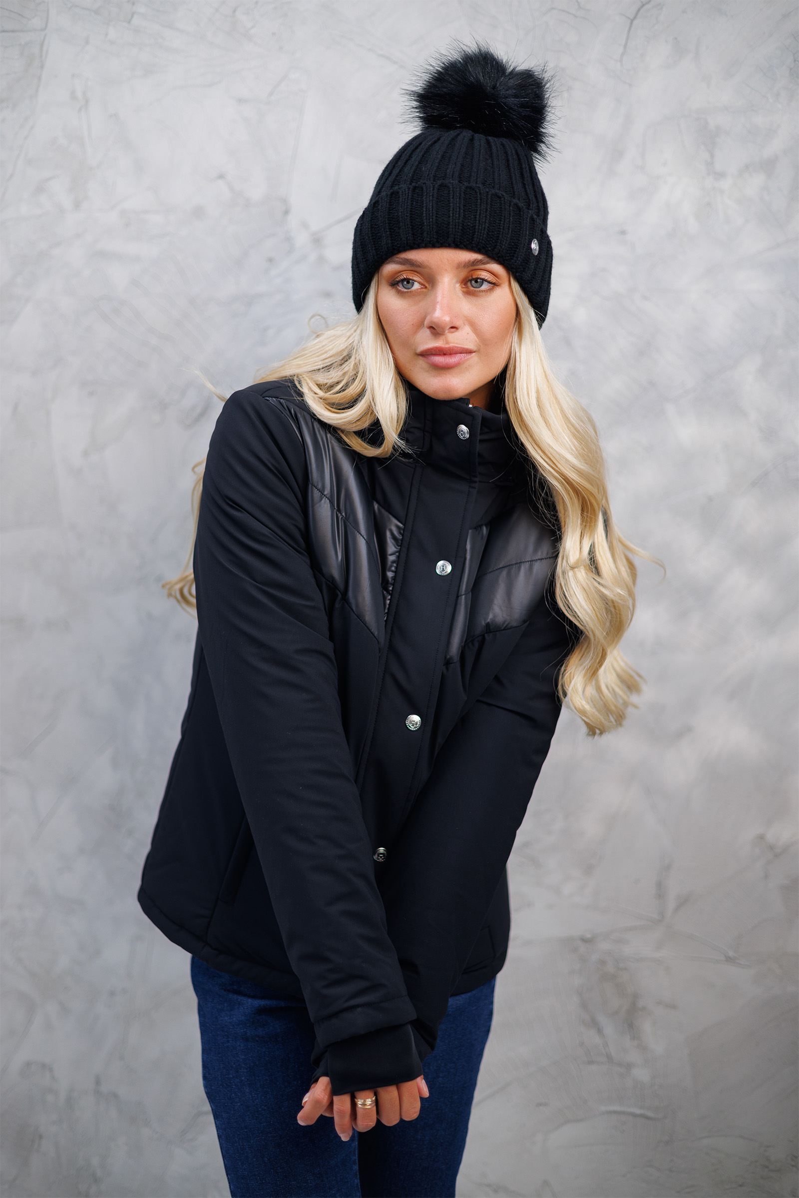 Noir  bonnet Cooper Harcour