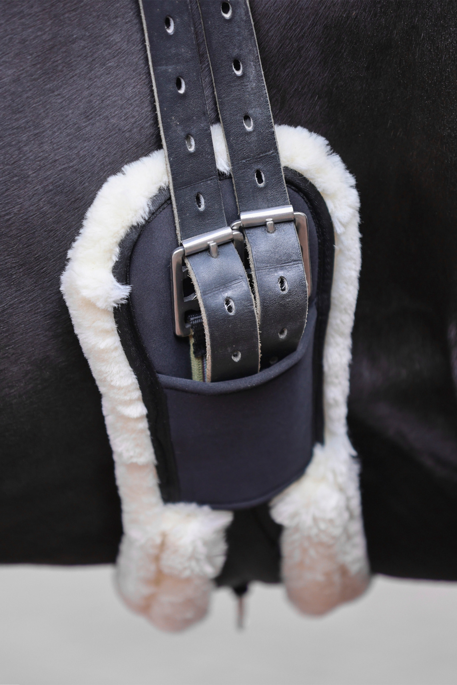 Sangle courte en fausse fourrure Covalliero